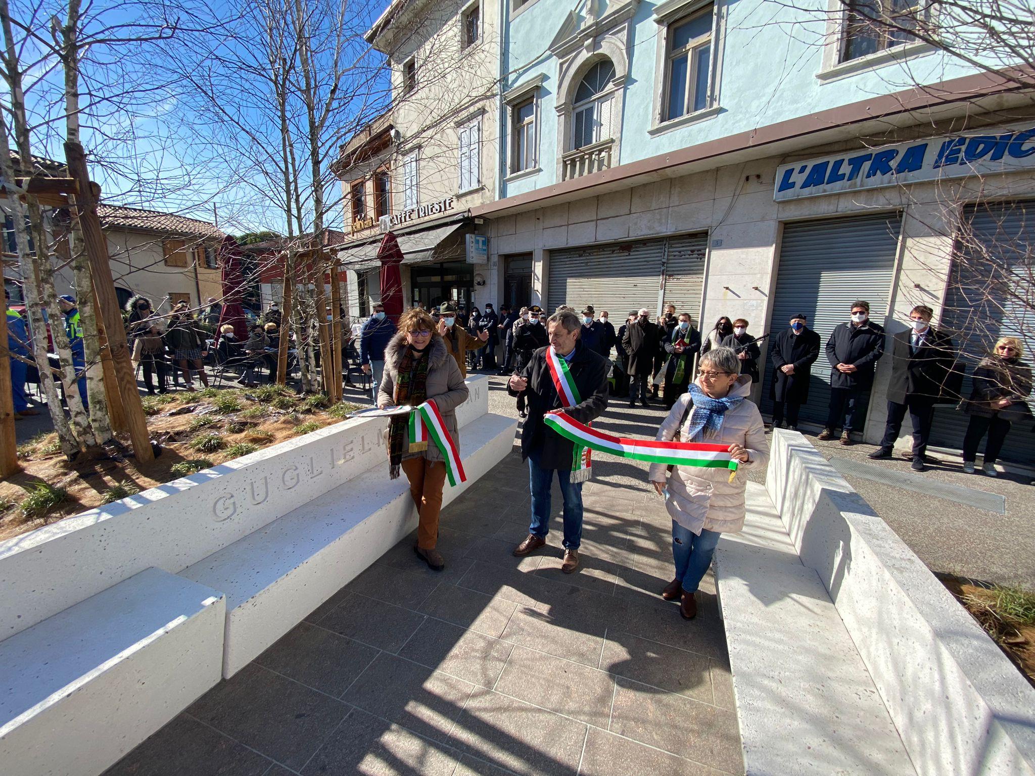 Immagine per Lavori finiti, Ronchi si riunisce nella sua nuova piazza Oberdan